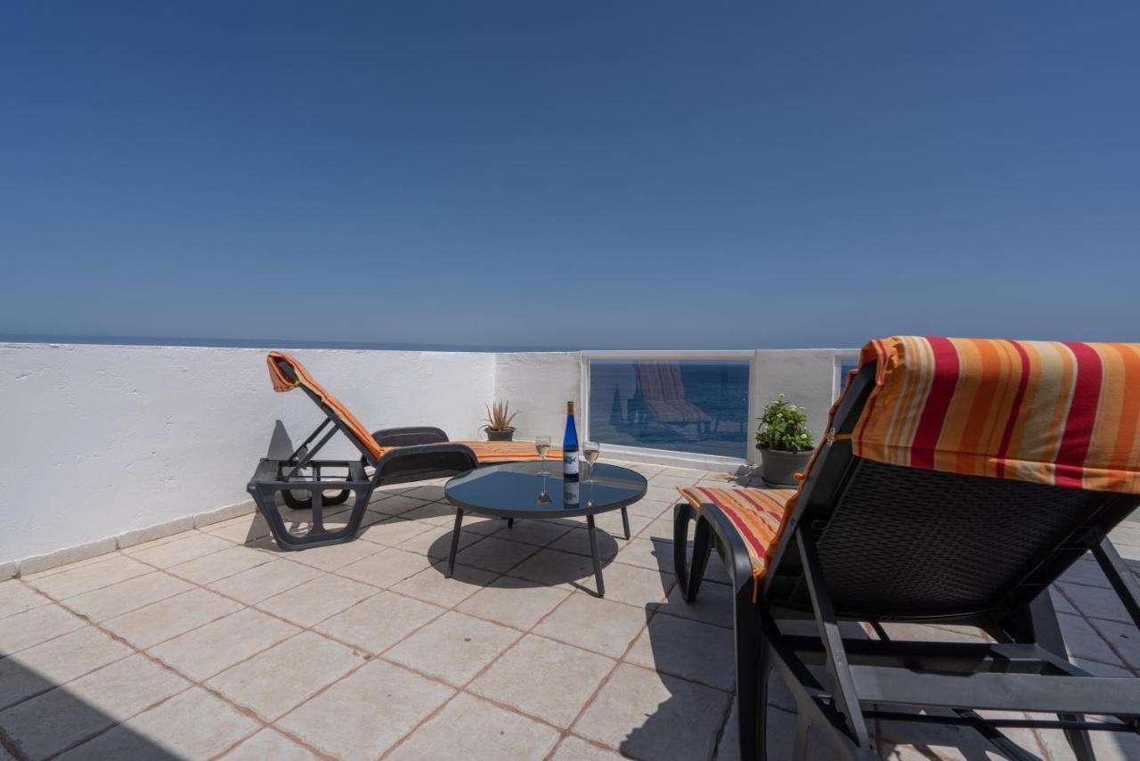 Spacious House With Huge Terrace Facing The Sea Bocacangrejo Buitenkant foto