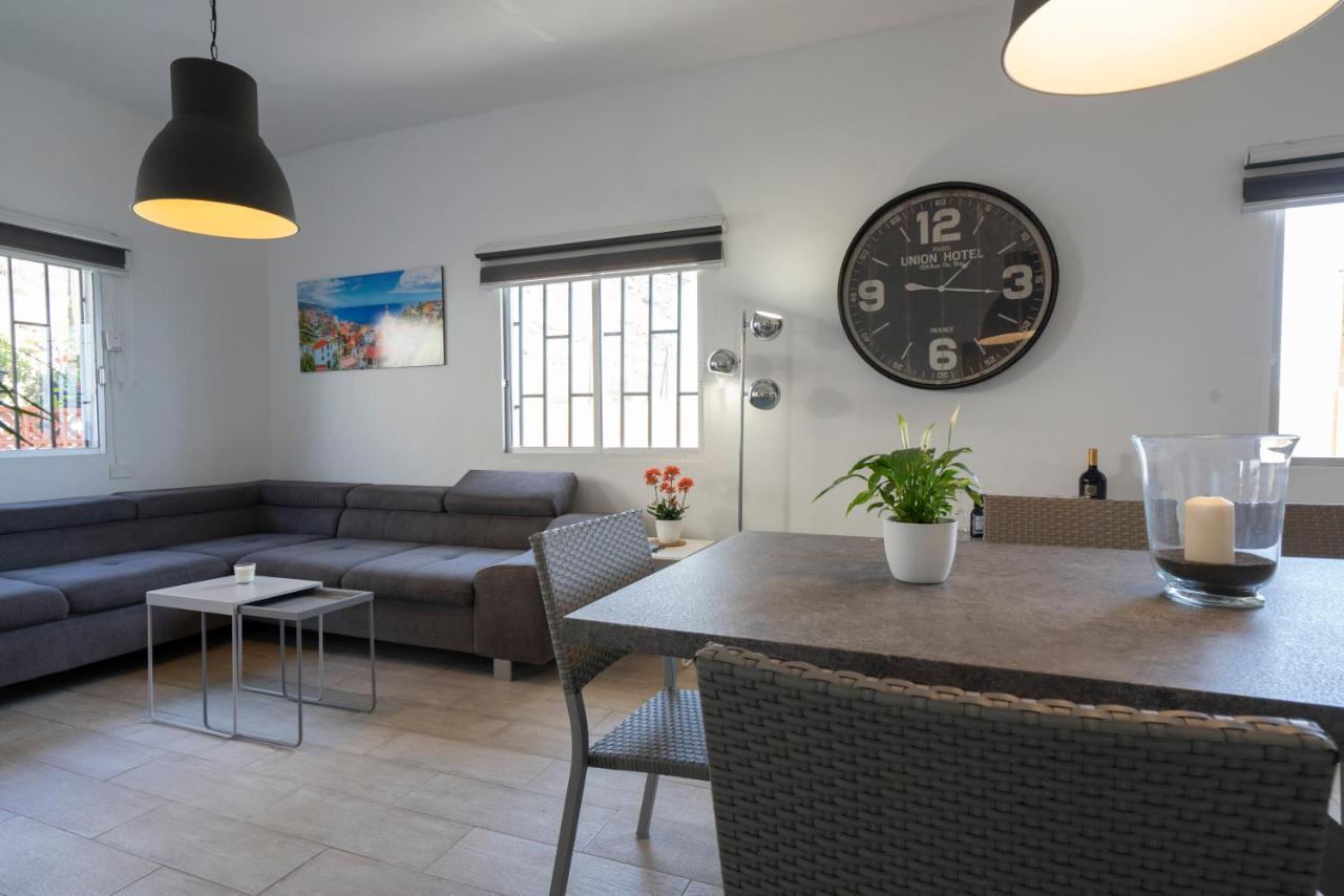 Spacious House With Huge Terrace Facing The Sea Bocacangrejo Buitenkant foto